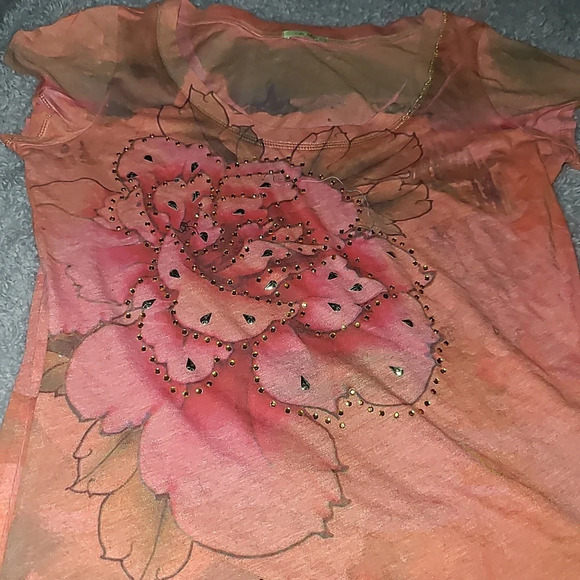 COPY - Cach'e Size M. Coral Tie Dye Gold Color Jewels - Picture 2 of 7